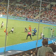 Сетка защитная за воротами хоккей на траве